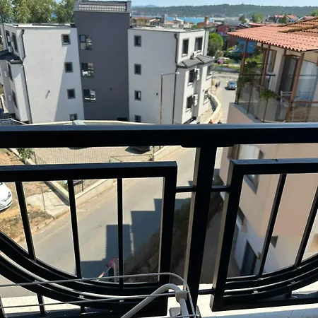 Cozy Sea View Apartment Sosopol